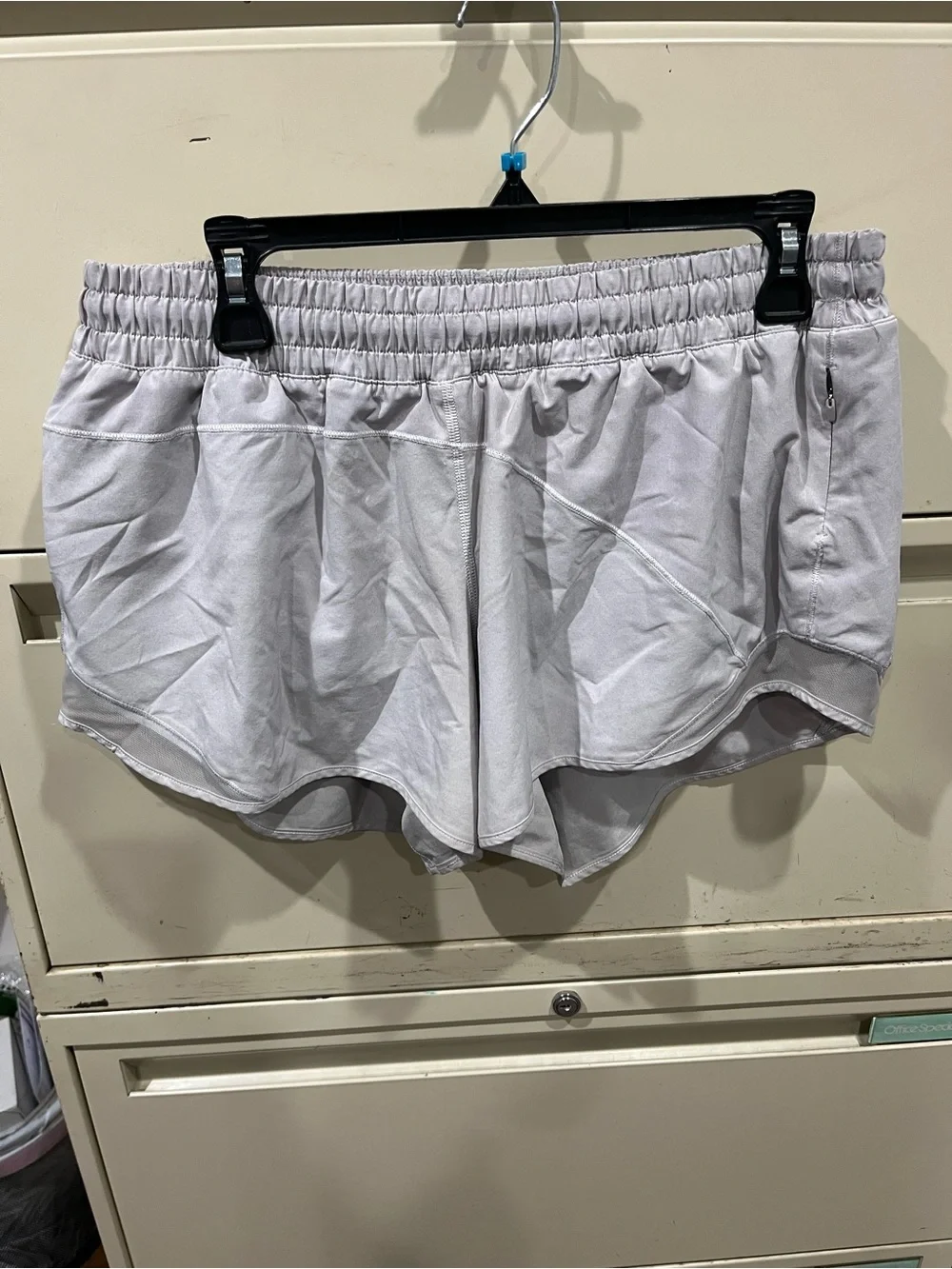 lululemon athletica low rise Light Gray Elastic-Waist Athletic Shorts